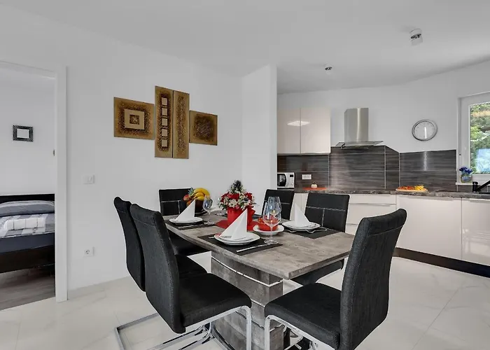 Apartment Navis, Sea View