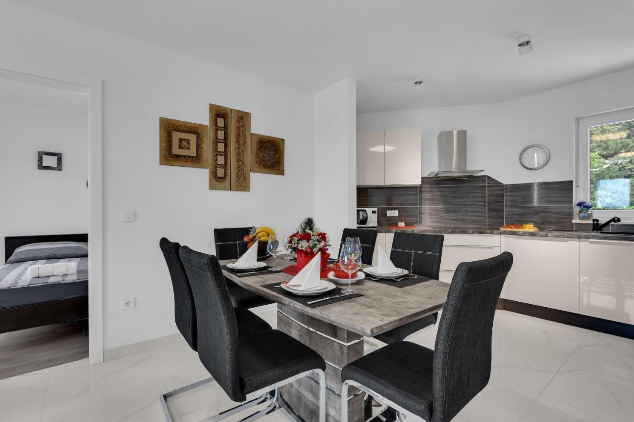 Apartment Navis, Sea View *