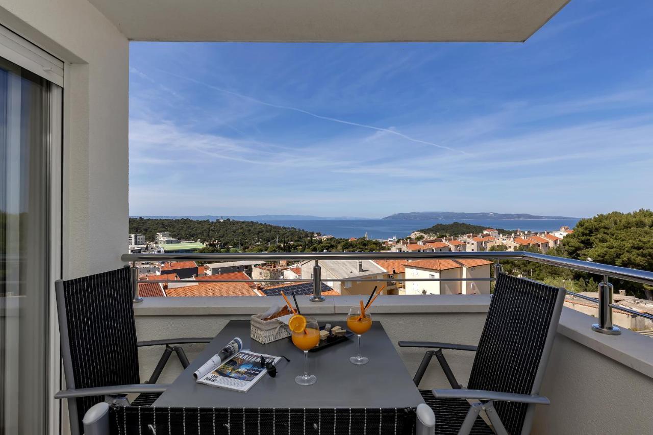 Navis, Sea View *