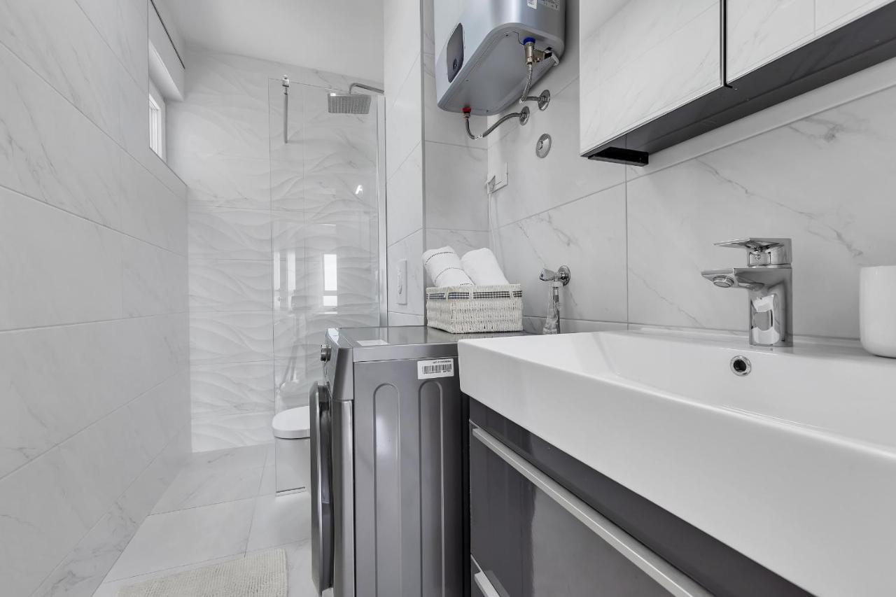 Apartment Navis, Sea View *